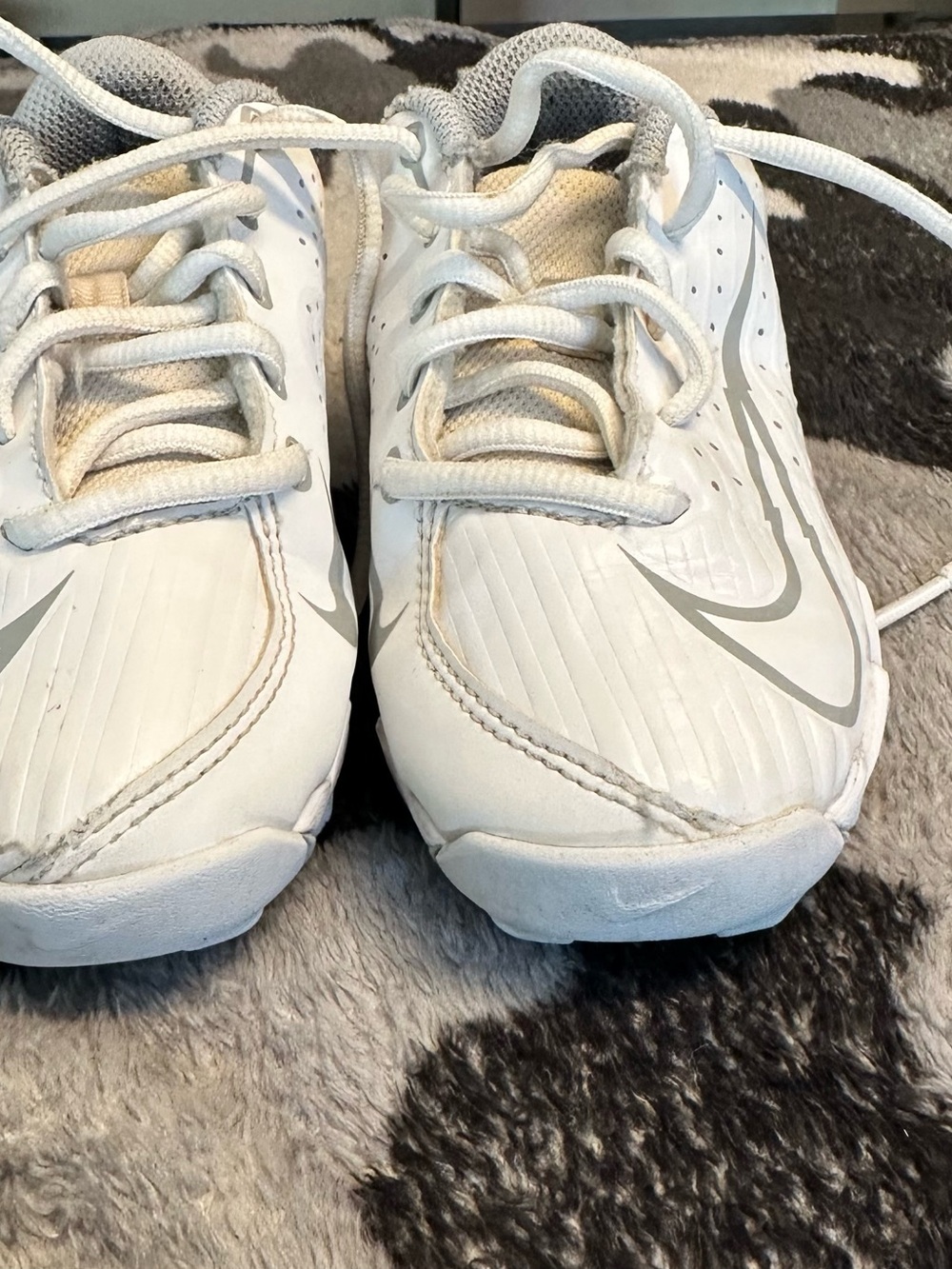 Nike Kids White and Light Gray Vapor Baseball Cleats (cleats only for sale) - Picture 7 of 8